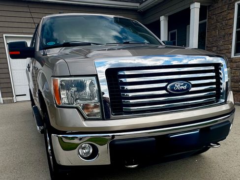 Used 2011 Ford F150 XLT w/ XLT Chrome Pkg AWD/4WD image 12