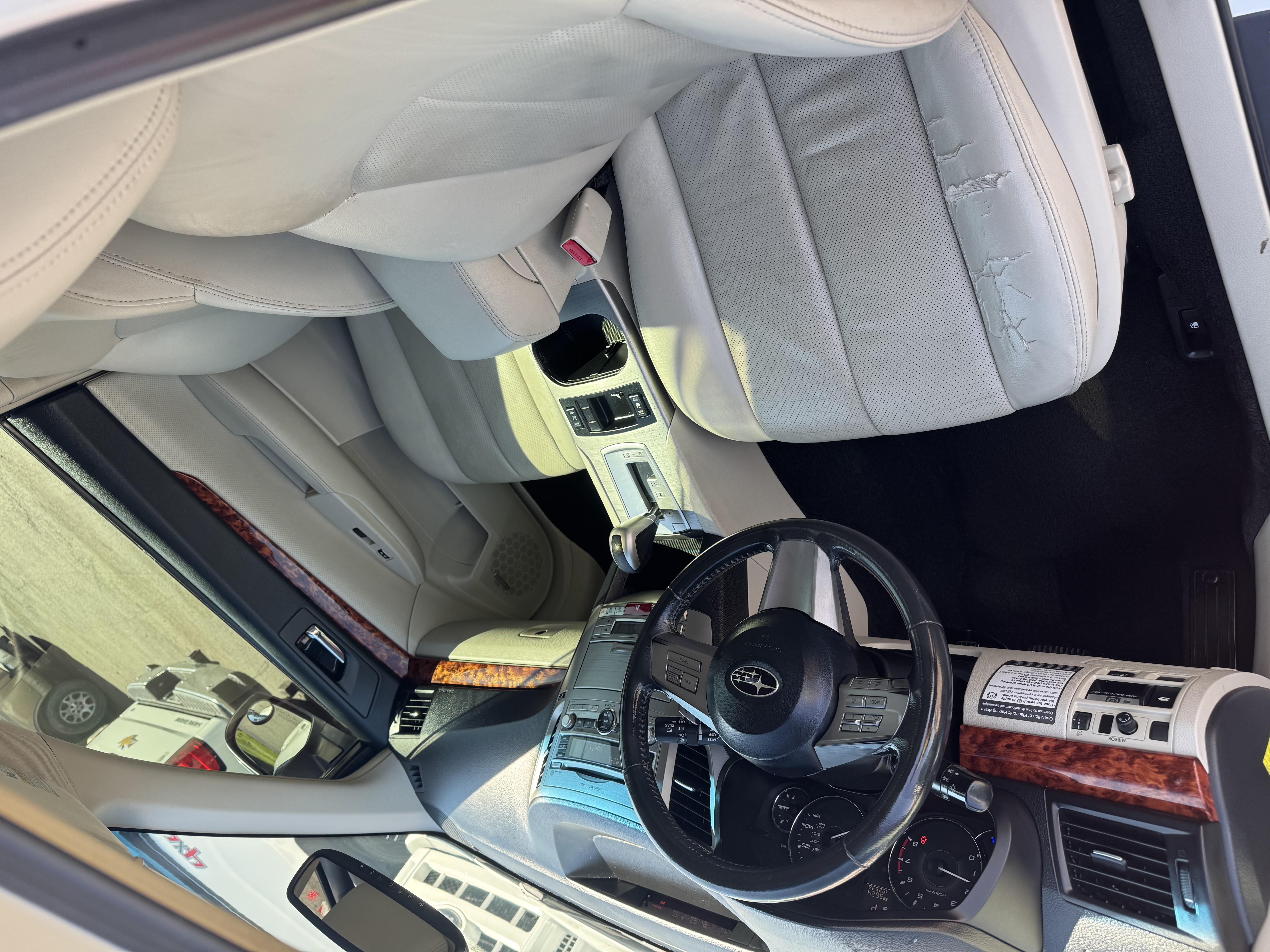 Used 2011 Subaru Outback 2.5i Limited AWD/4WD image 15
