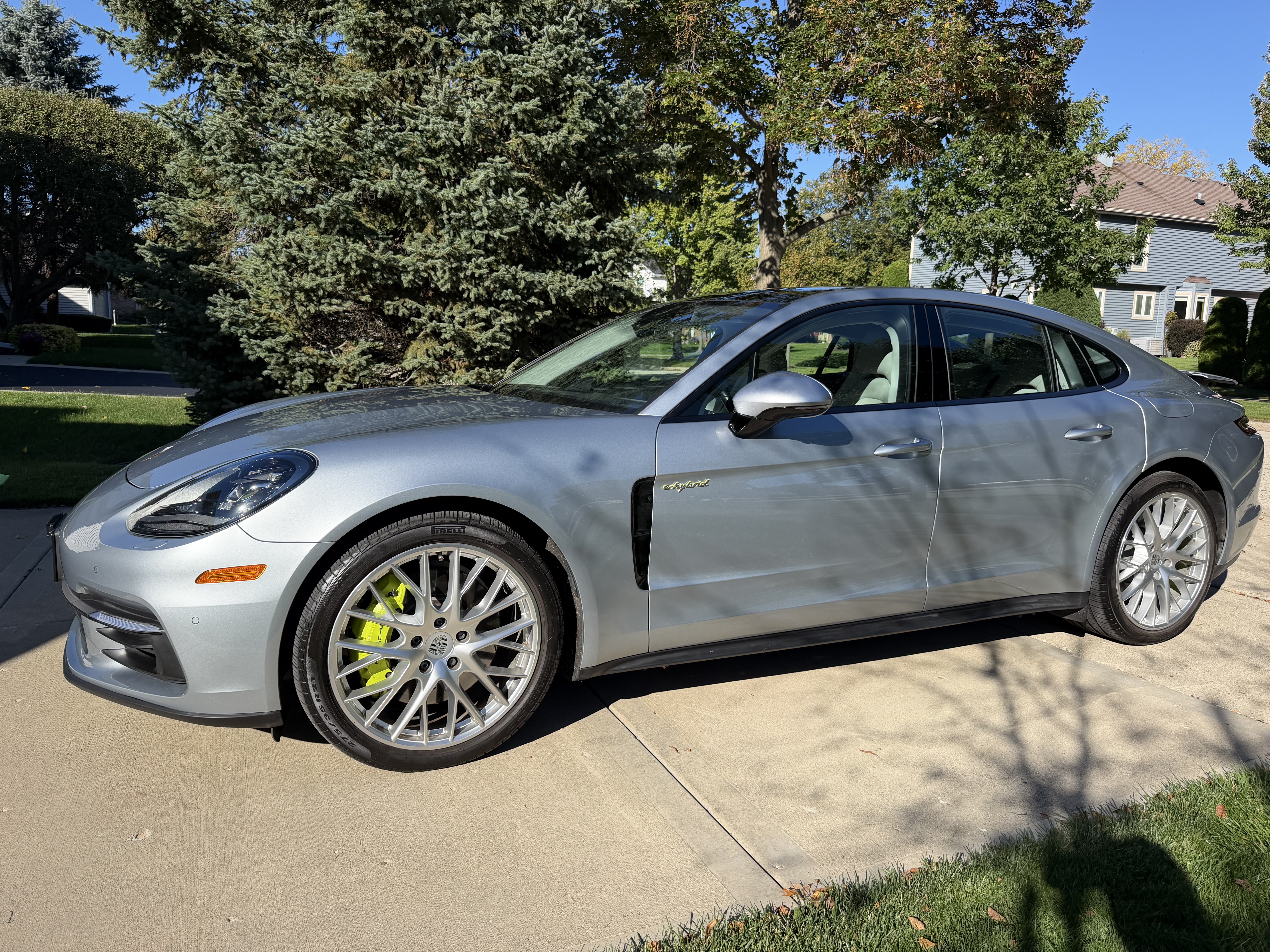 Used 2020 Porsche Panamera 4 E-Hybrid AWD/4WD image 23