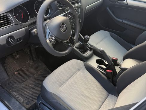 Used 2017 Volkswagen Jetta S w/ Jetta S Cold Weather Package image 6