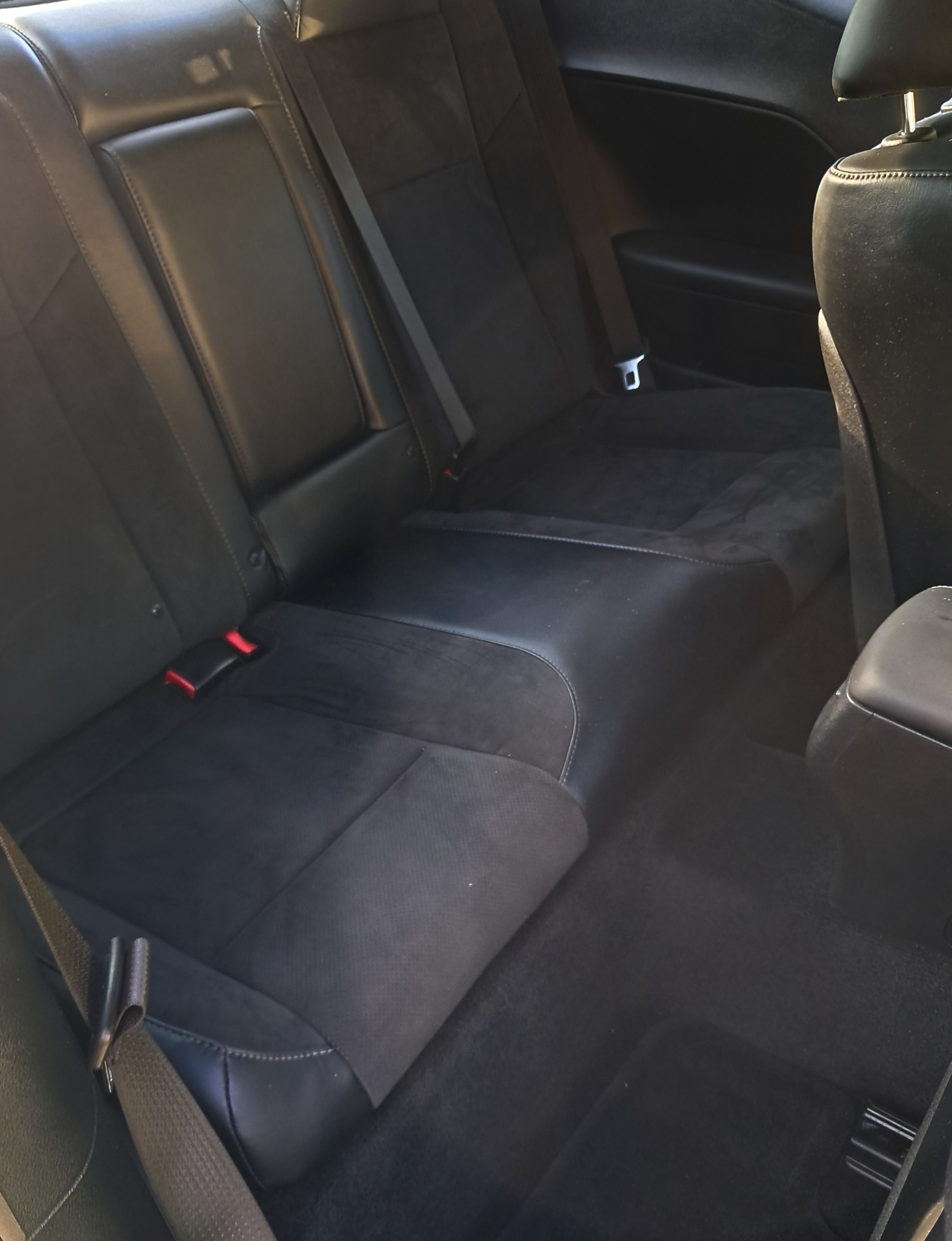 Used 2015 Dodge Challenger R/T Plus RWD image 21