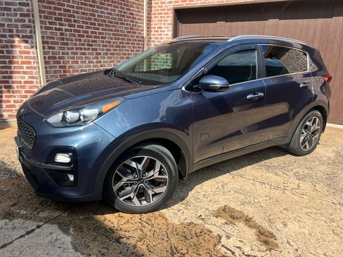 Used 2020 Kia Sportage EX FWD image 1