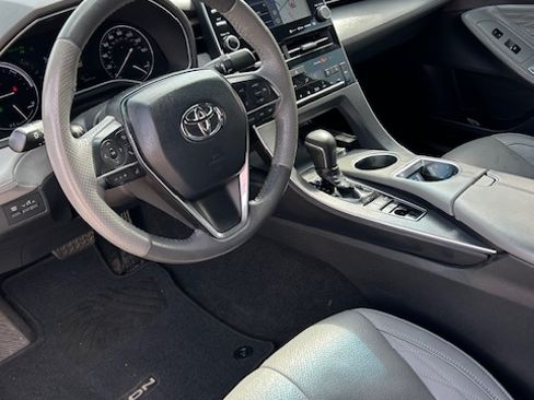 Used 2019 Toyota Avalon Limited w/ Advanced Safety Package image 6