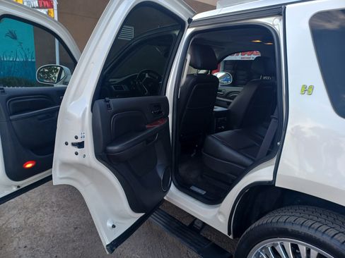 Used 2013 Cadillac Escalade Hybrid Sport Utility 4D image 10