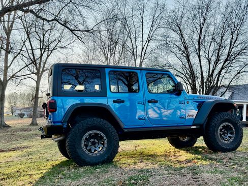 Used 2024 Jeep Wrangler Unlimited Rubicon w/ Technology Group image 5