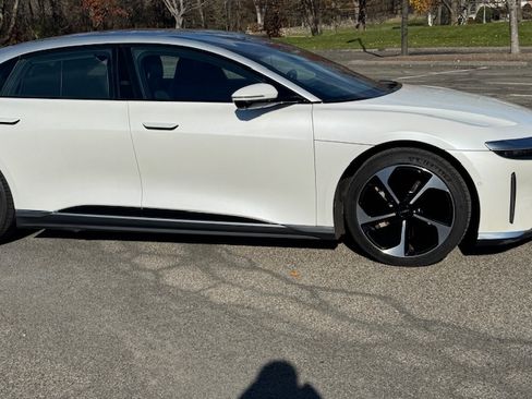 Used 2023 Lucid Air Touring image 11