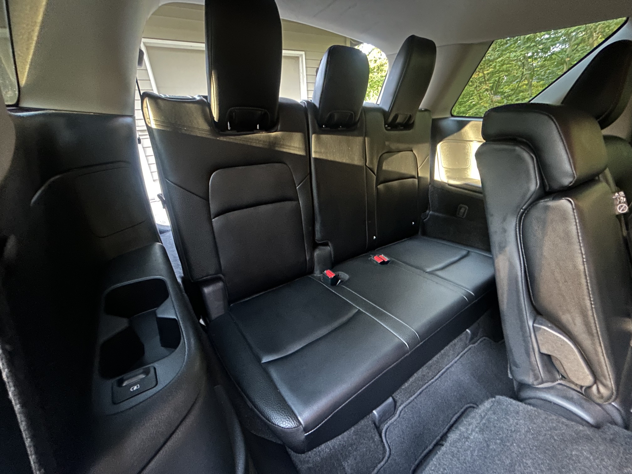 Used 2023 Nissan Pathfinder SL AWD/4WD image 10