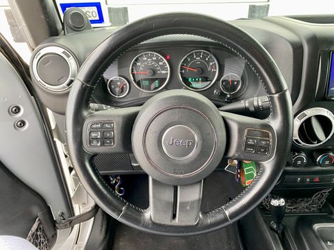 Used 2012 Jeep Wrangler Unlimited Sahara w/ Connectivity Group image 14