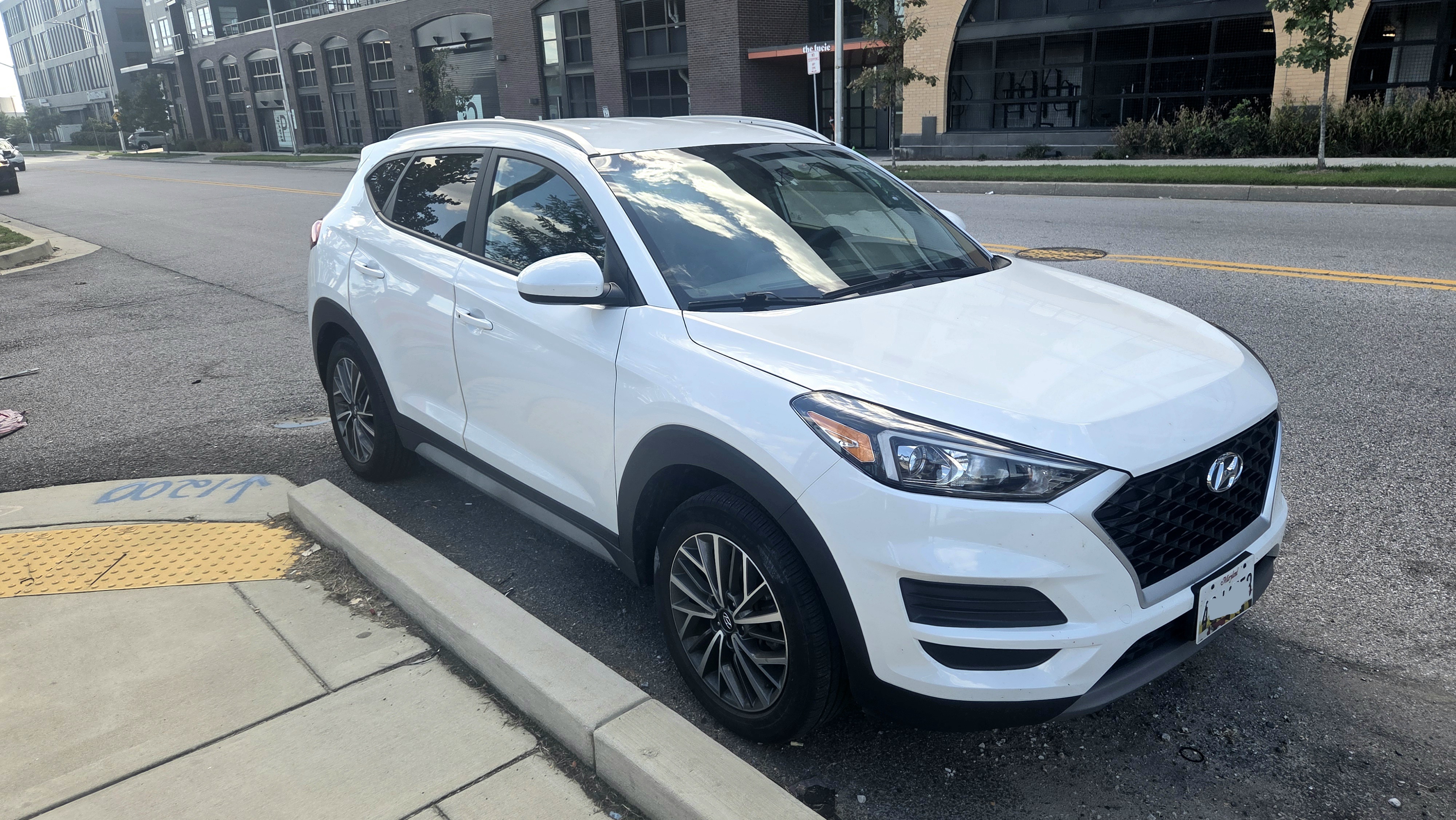 Used 2021 Hyundai Tucson SEL w/ Cargo Package FWD image 1