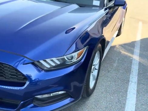 Used 2015 Ford Mustang Coupe RWD image 4