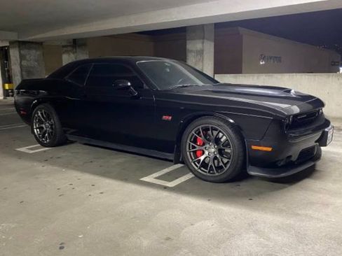 Used 2015 Dodge Challenger SRT w/ Technology Group RWD image 2