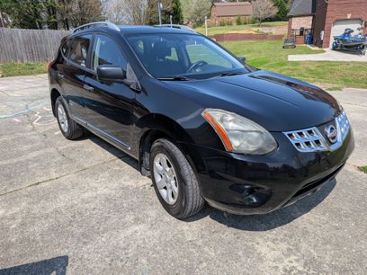 Used 2015 Nissan Rogue S w/ Convenience Package