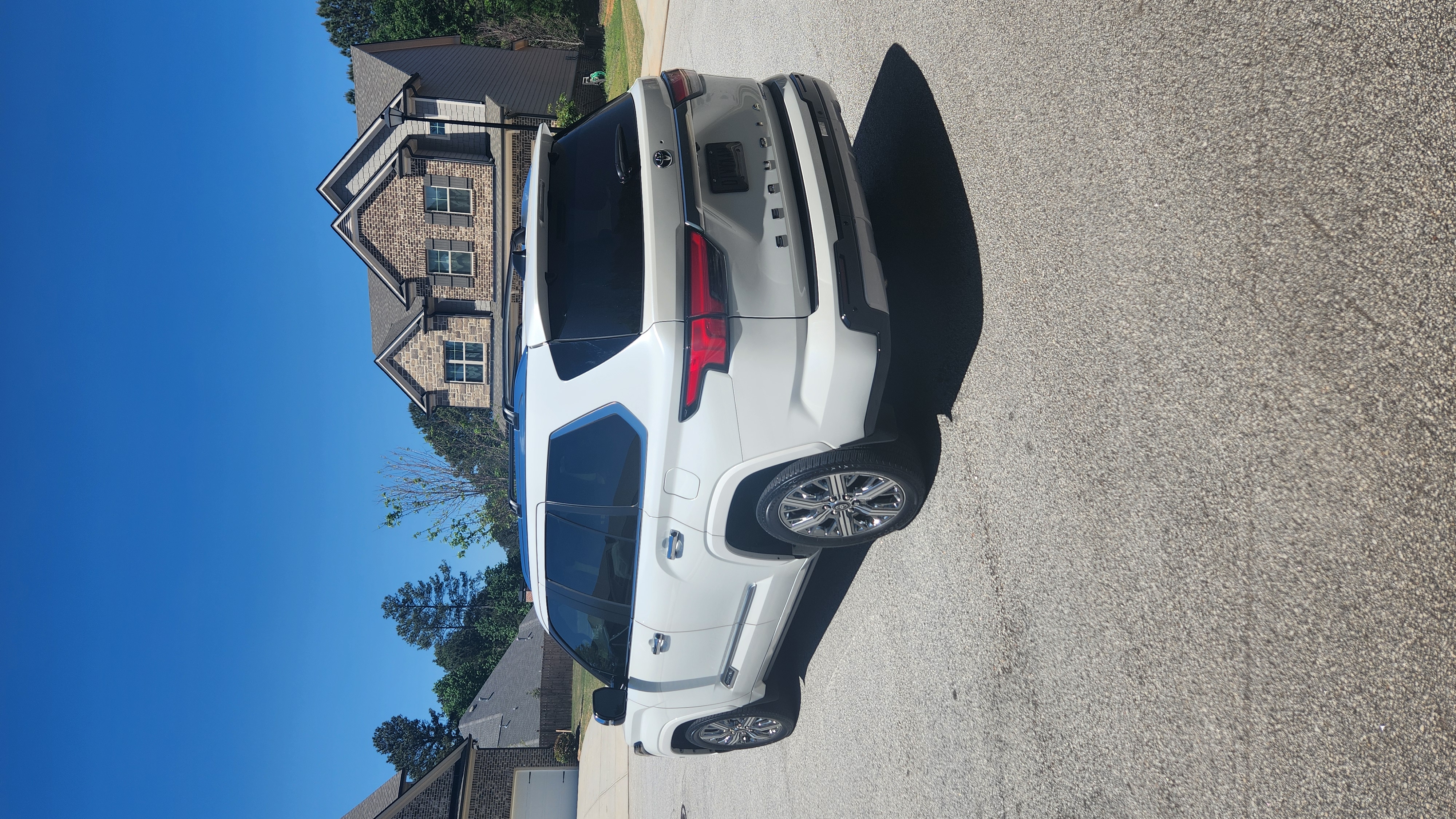 Used 2025 Toyota Sequoia Capstone AWD/4WD image 6