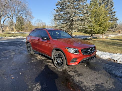 Used 2018 Mercedes-Benz GLC 300 w/ AMG Line image 4