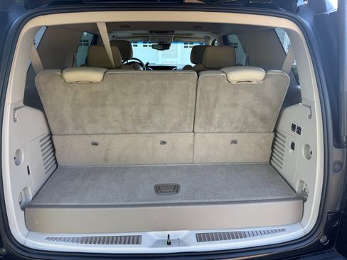 Used 2015 Cadillac Escalade Luxury AWD/4WD image 6