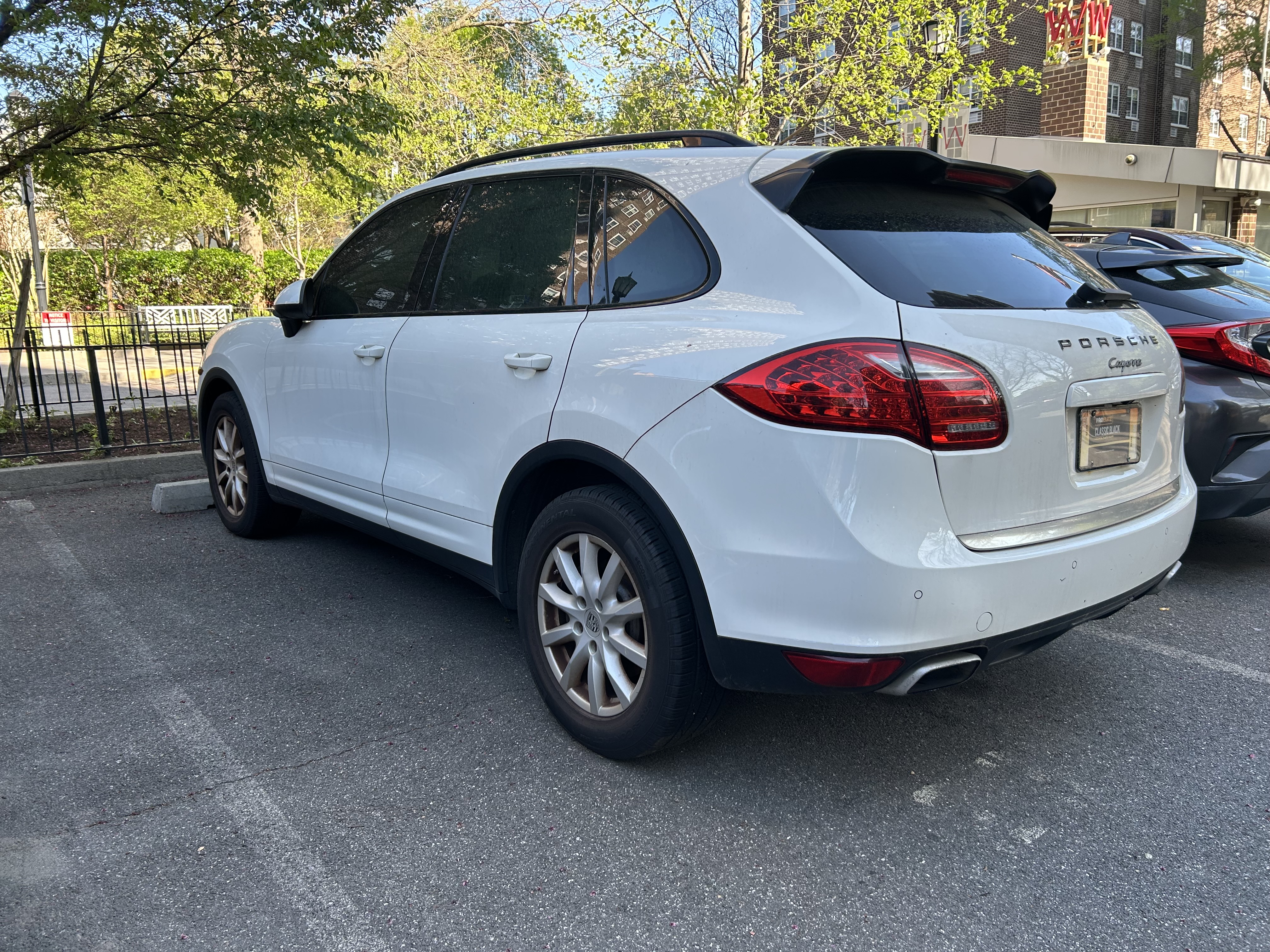 Used 2011 Porsche Cayenne AWD/4WD image 6