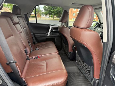 Used 2017 Toyota 4Runner Limited AWD/4WD image 19
