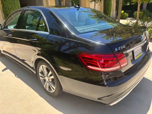 Used 2014 Mercedes-Benz E 250 BlueTEC Sedan image 15