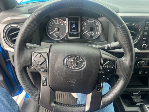 Used 2021 Toyota Tacoma TRD Off-Road image 8