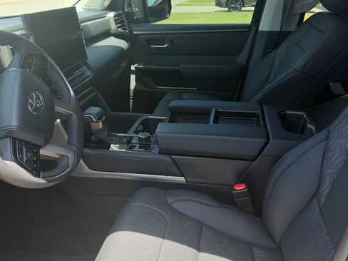 Used 2024 Toyota Tundra Limited AWD/4WD image 10