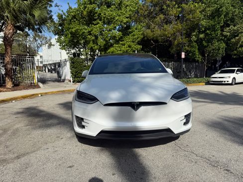 Used 2018 Tesla Model X 100D image 11