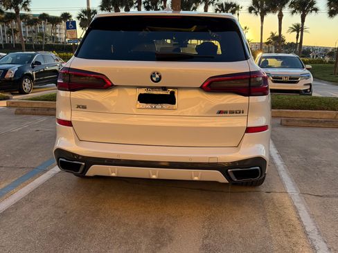 Used 2020 BMW X5 M50i w/ Executive Package image 2