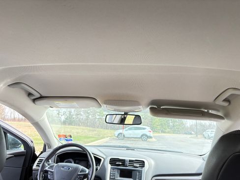 Used 2014 Ford Fusion SE w/ Equipment Group 202A image 12