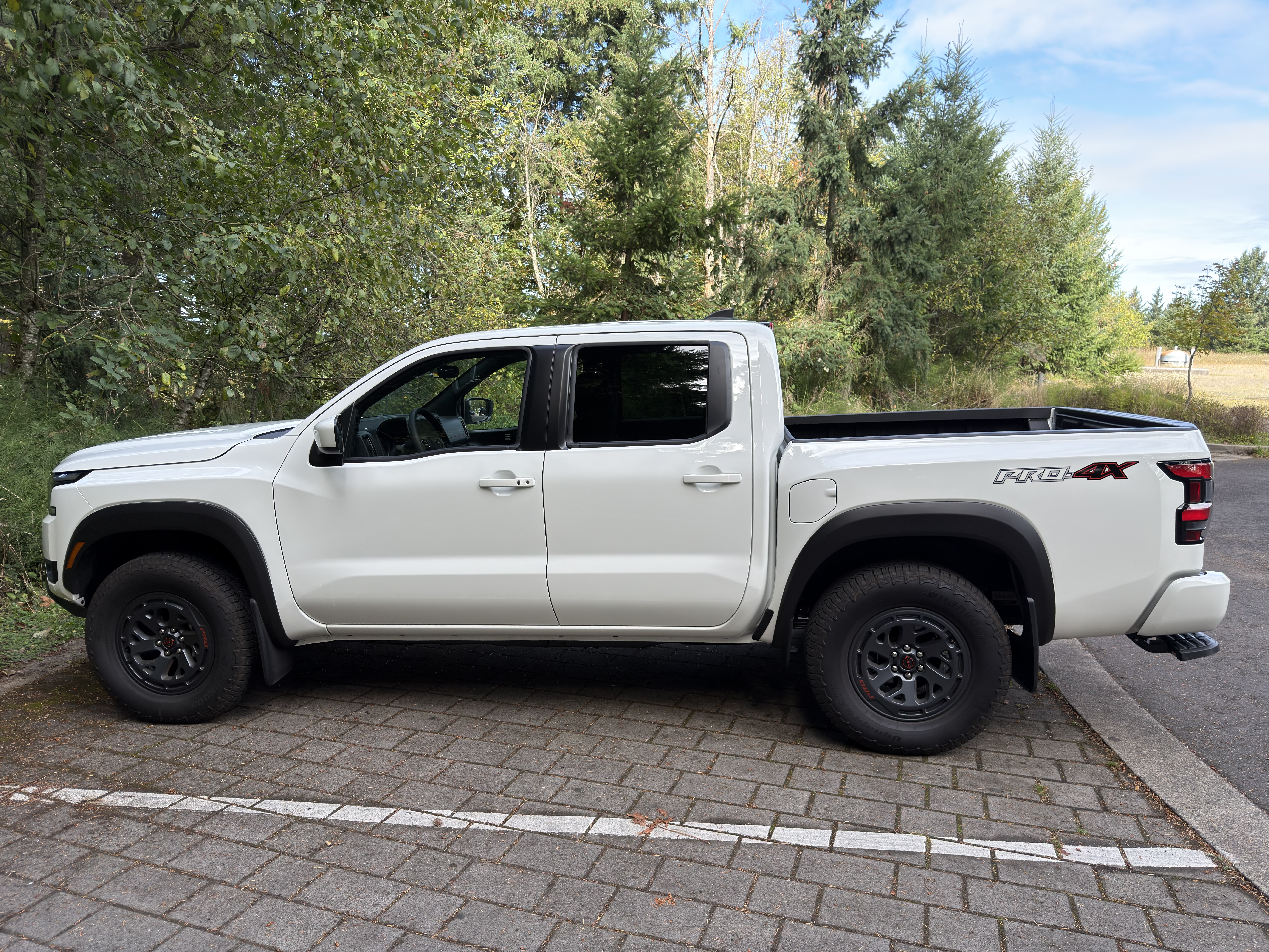 Used 2026 Nissan Frontier PRO-4X w/ Tow Package AWD/4WD image 10