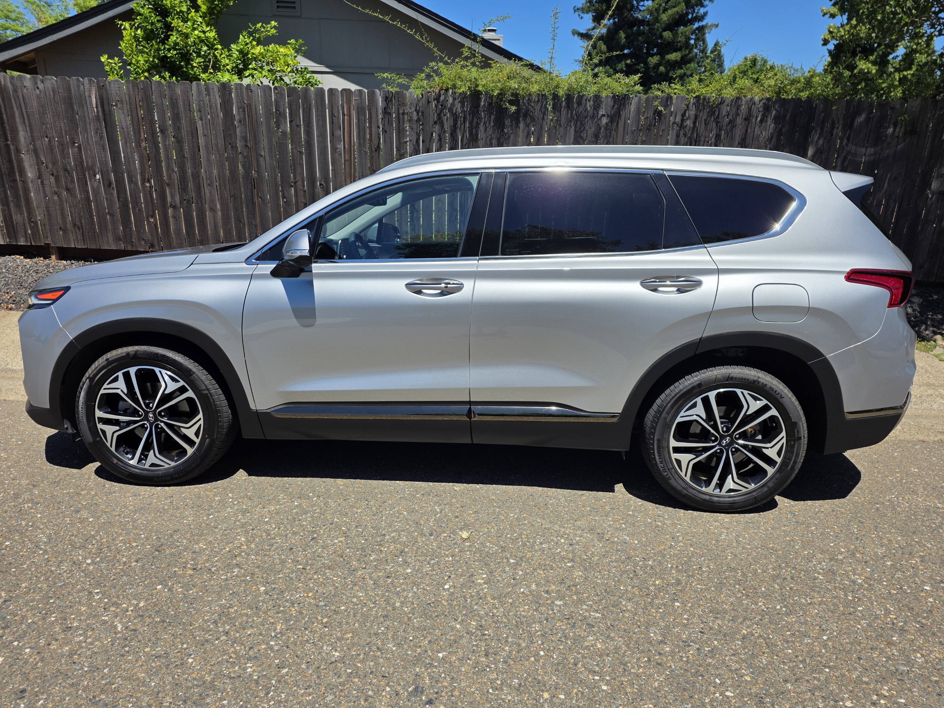 Used 2020 Hyundai Santa Fe Limited AWD/4WD image 1
