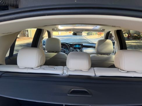 Used 2022 Mercedes-Benz GLC 300 image 8