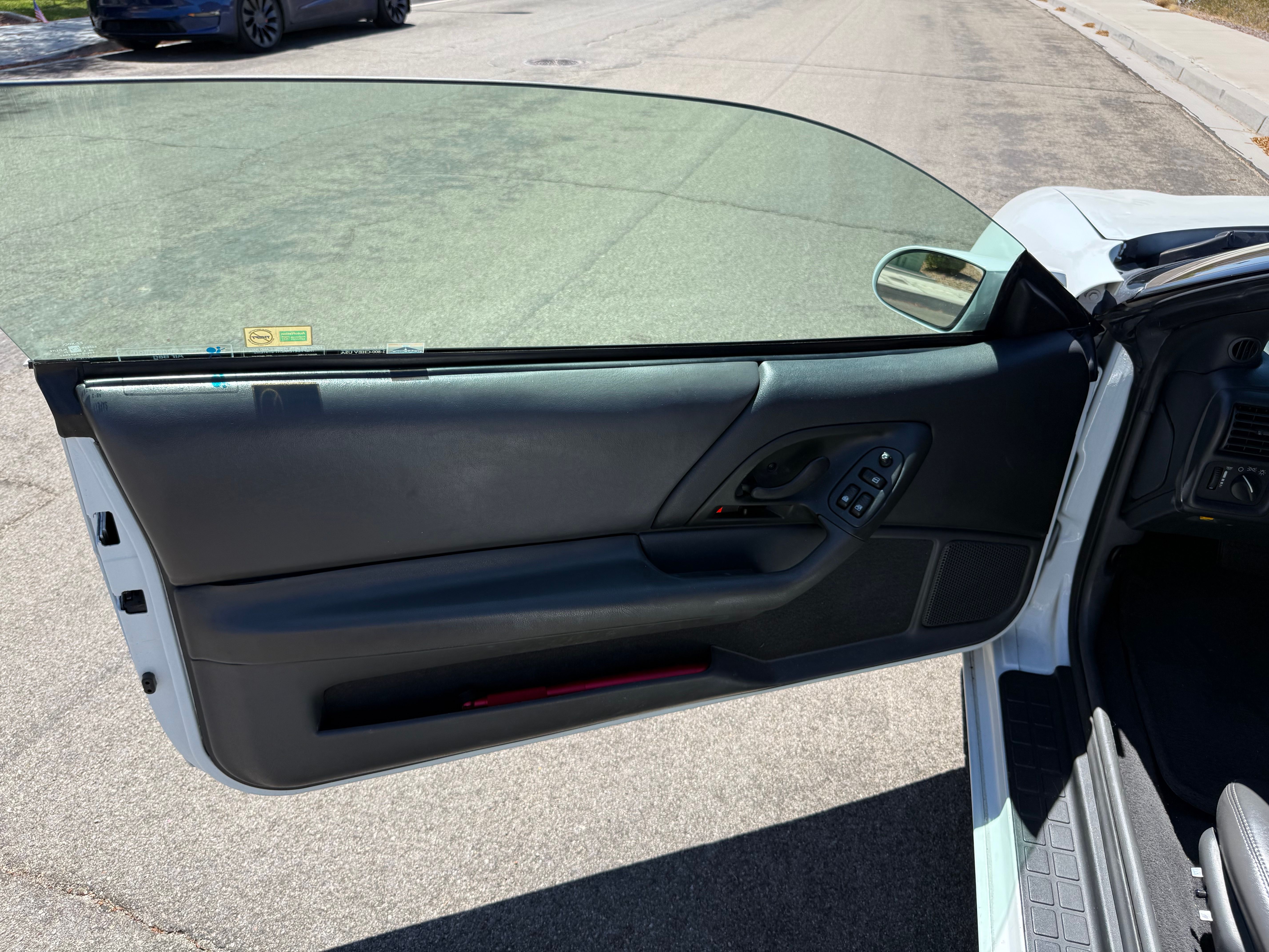 Used 1998 Chevrolet Camaro Z28 RWD image 10