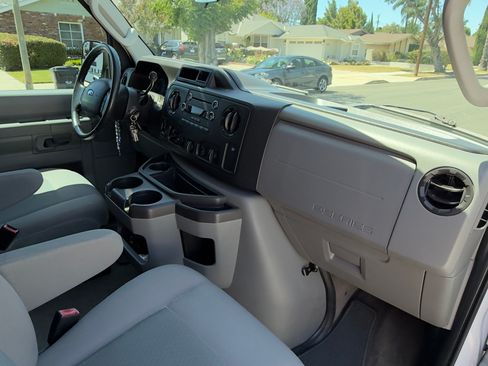 Used 2013 Ford E-150 and Econoline 150 Wagon RWD image 13