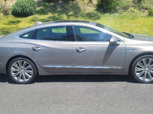 Used 2017 Buick LaCrosse Premium w/ Driver Confidence Package #2 AWD/4WD image 4