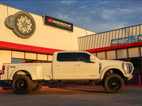 Used 2026 Ford F450 Platinum w/ FX4 Off-Road Package AWD/4WD image 11