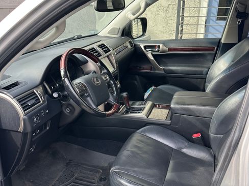 Used 2017 Lexus GX 460 Premium w/ Premium Package image 6