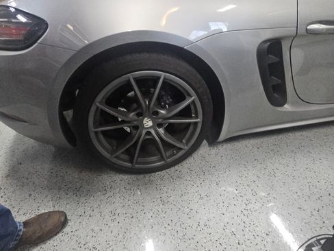 Used 2017 Porsche 718 Boxster image 15