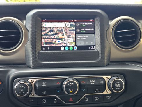 Used 2018 Jeep Wrangler Unlimited Sport S AWD/4WD image 16