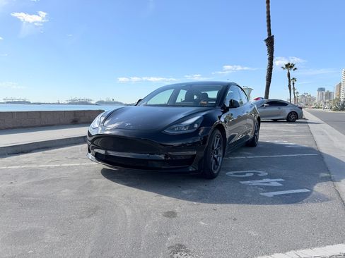 Used 2022 Tesla Model 3 Standard Sedan 4D image 4