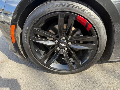 Used 2018 Chevrolet Camaro LT image 15