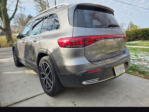 Used 2022 Mercedes-Benz EQB 300 EQB 300 4MATIC Sport Utility 4 image 2