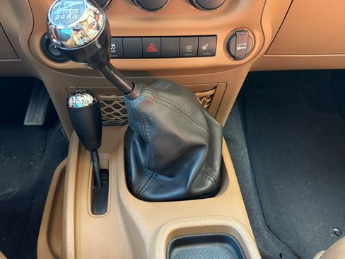 Used 2013 Jeep Wrangler Unlimited Sahara w/ Dual Top Group AWD/4WD image 12