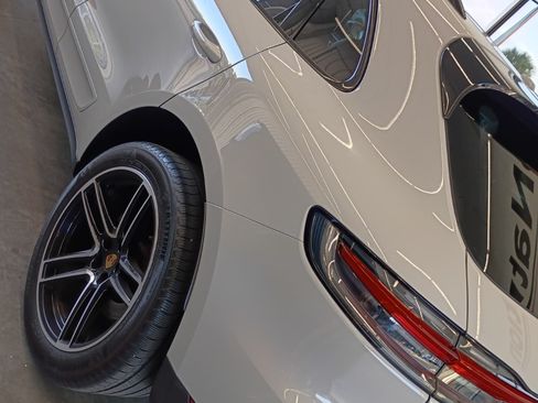 Used 2020 Porsche Macan S AWD/4WD image 4
