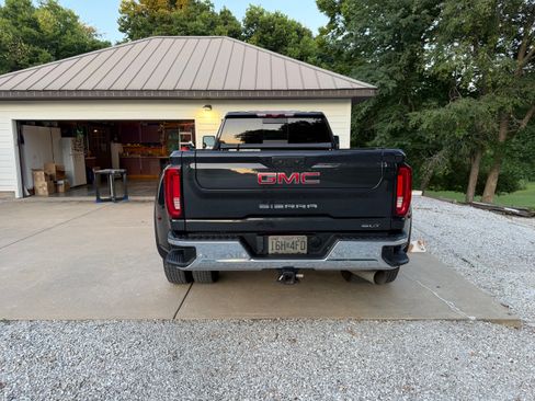 Used 2020 GMC Sierra 3500 SLT w/ SLT Premium Plus Package AWD/4WD image 5