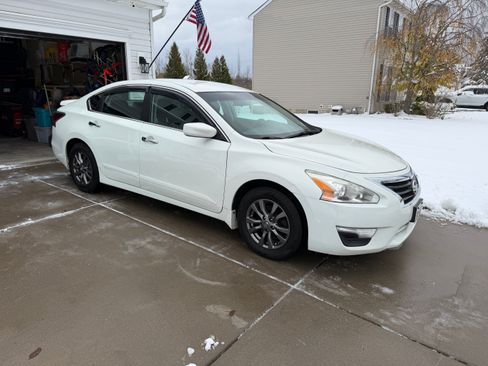 Used 2015 Nissan Altima 2.5 S w/ Special Edition Package image 1