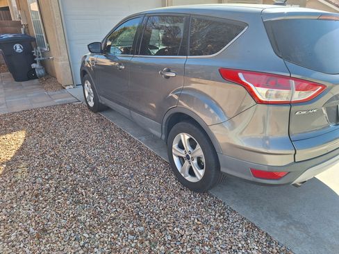 Used 2014 Ford Escape SE image 2