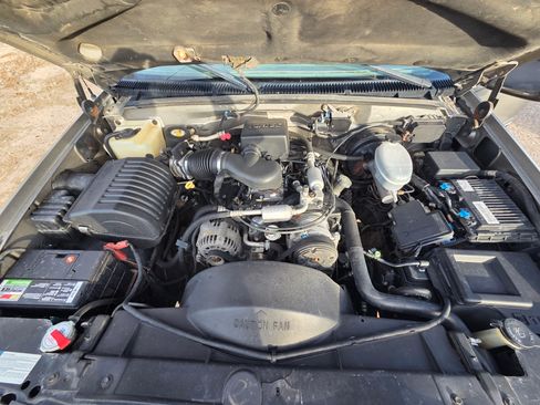 Used 1999 Chevrolet Tahoe 4WD 2-Door w/ Preferred Equipment Group image 16