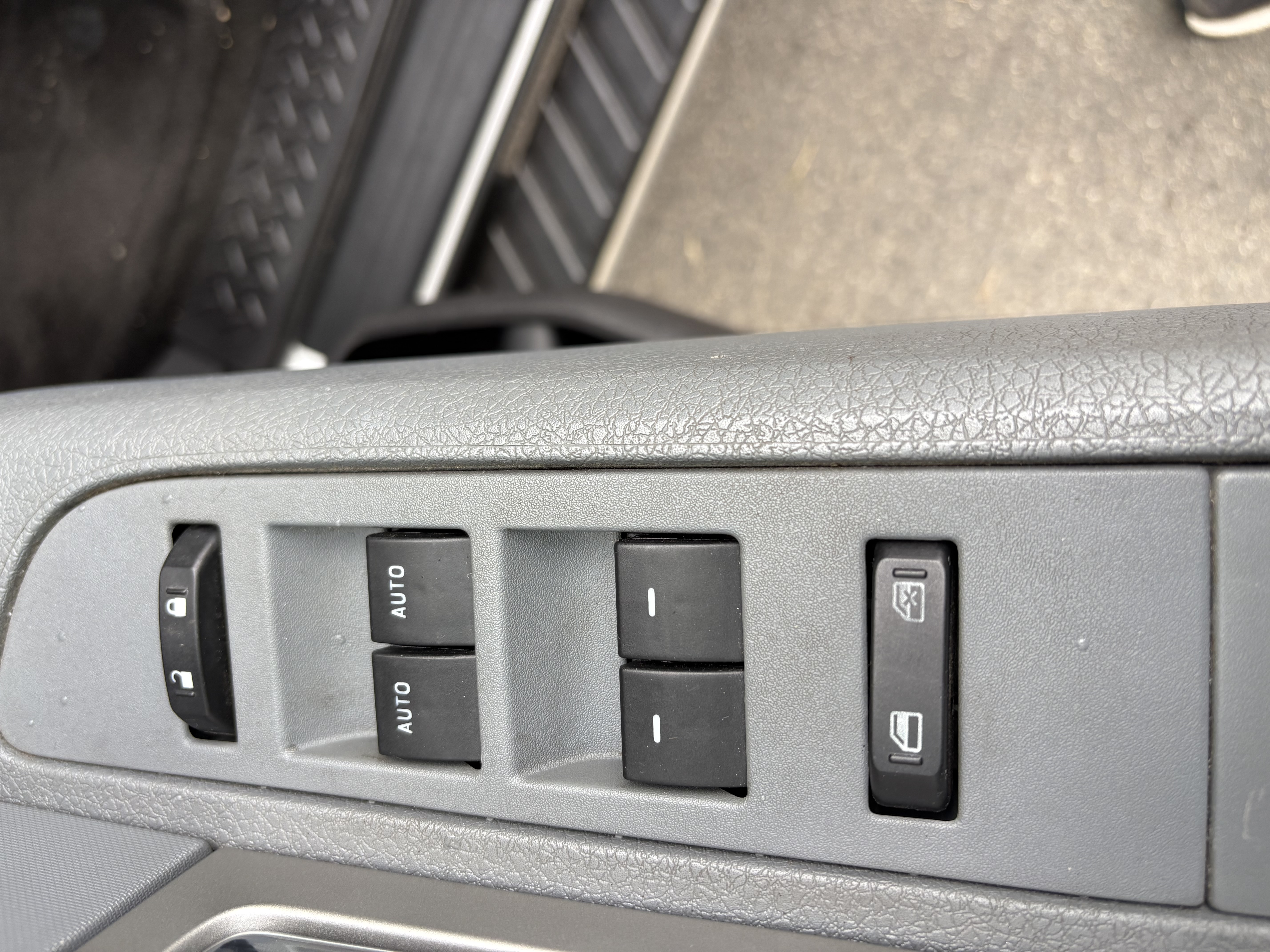 Used 2011 Ford F150 XLT w/ XLT Convenience Pkg RWD image 11