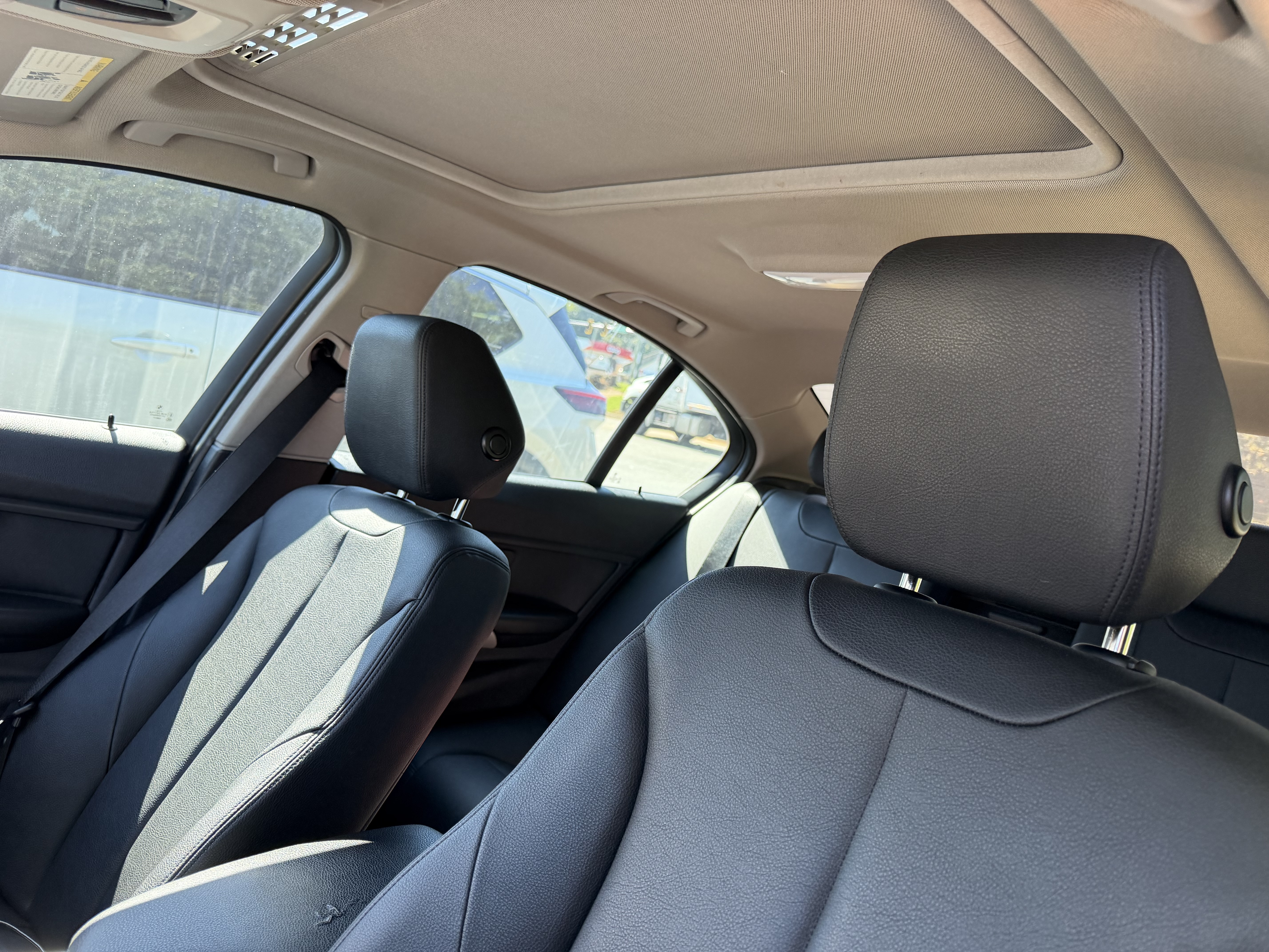 Used 2014 BMW 320i Sedan RWD image 9