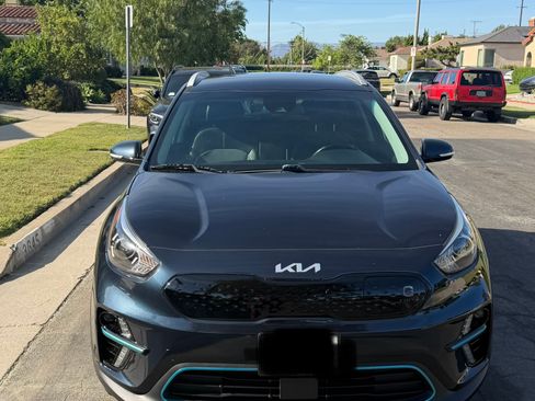 Used 2022 Kia Niro EX FWD image 4