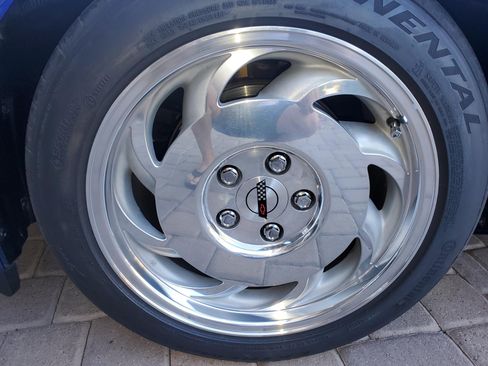 Used 1994 Chevrolet Corvette Coupe image 25